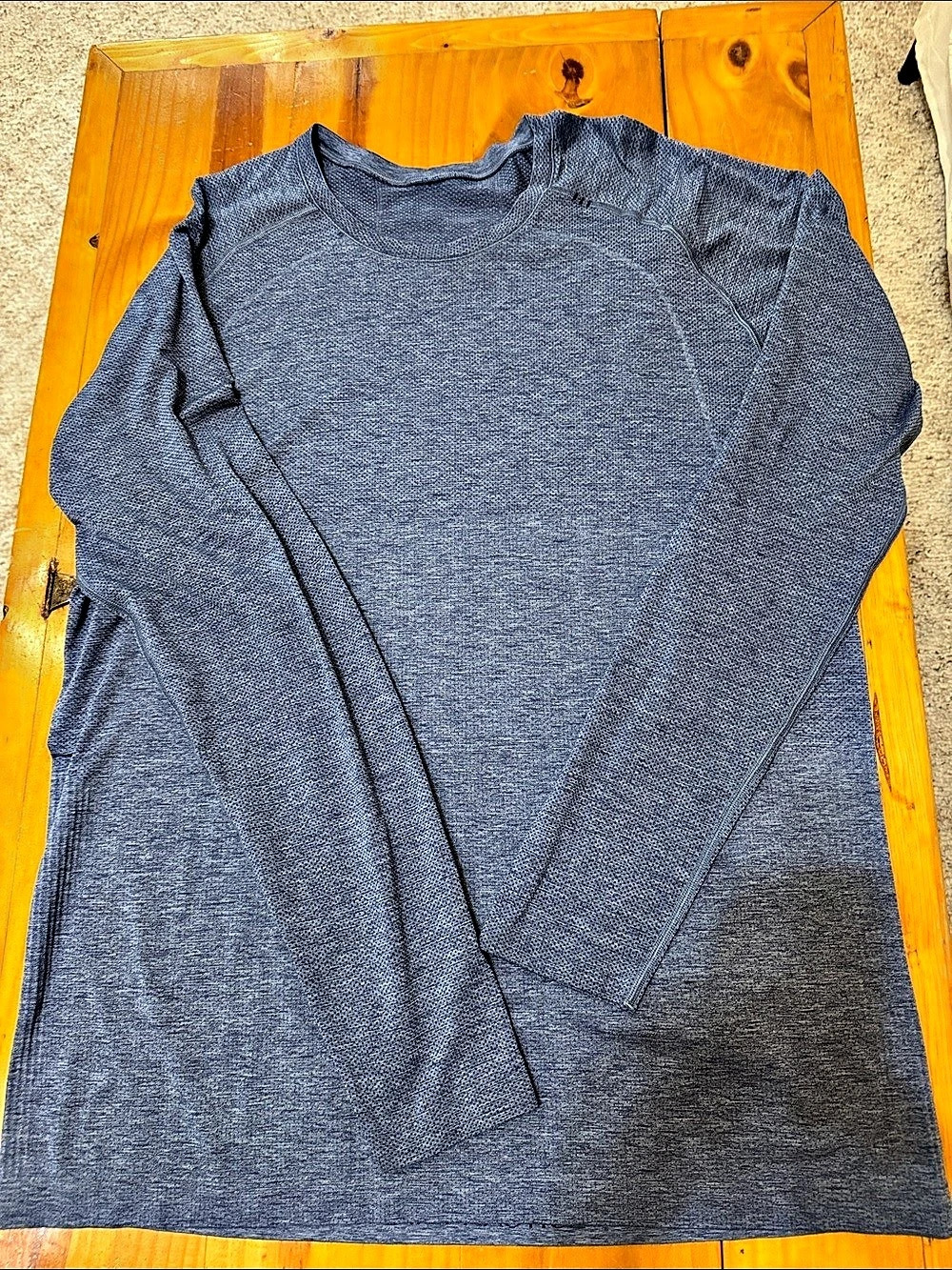 lululemon Men's Long Sleeve Athletic Shirt Blue Size XL